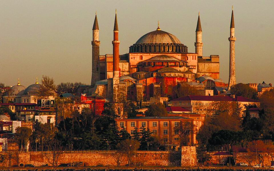 Путешествие в Турцию – идеальный выбор для отдыха на курорте. Узнайте об известных турецких курортах и насладитесь отличным отдыхом в этой прекрасной стране.